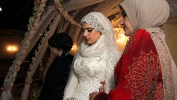 "Encerrad a vuestras mujeres y no las dejéis salir, así no enviarán nada por WhatsApp"