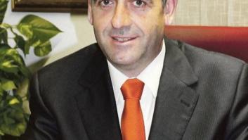 La Fiscalía pide 10 meses de cárcel para el diputado Carlos Gil por violencia de género