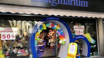 El cartel en la puerta de un Imaginarium que impacta y conmueve a partes iguales