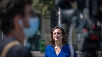 Si la foto de Ada Colau en la cama no es apropiada, tampoco lo son todas estas de otros políticos