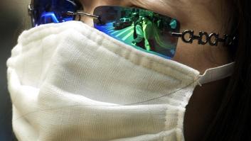 Un experto avisa: si llevas mascarilla y se te empañan las gafas, deberías preocuparte