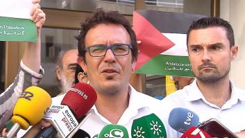 Abogados Cristianos se querella contra el alcalde de Cádiz por colgar del Ayuntamiento la bandera LGTBI