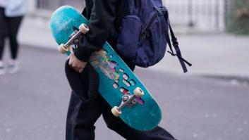 Seis menores agreden a una anciana con monopatín por llamarles la atención