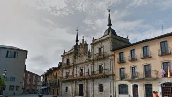 El hermano y la amiga de mamá: un cuaderno desvela 60 supuestos enchufes del PP en Ponferrada