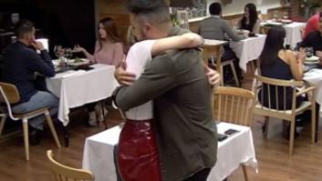 Se vuelve loca al ver el físico de su cita de 'First Dates' pero le sonsaca un secreto que la bloquea por el pánico