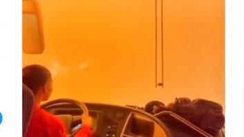 Una militar de la UME pone los pelos de punta a toda España al cruzar con un autobús entre el fuego