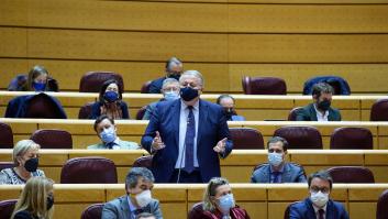 Un senador del PP murciano culpa a Sánchez por "llevarse el AVE a Chamartín" y las respuestas ni las ve venir