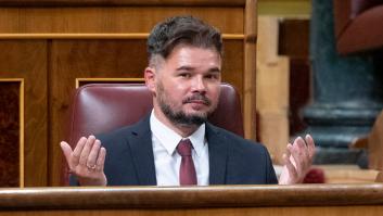 Este diputado sube a la tribuna y lo primero que hace es dirigirse al Gobierno con una canción