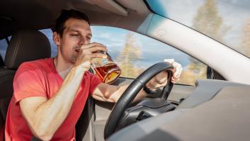 Se deja el DNI en el coche de su hermano gemelo y este lo usa para evitar una multa por conducir ebrio