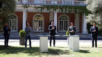 Sánchez firma el pacto con los agentes sociales: "Cuando España acuerda, España avanza"
