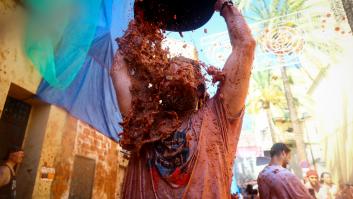 Este es el origen de la Tomatina, una de las mayores guerras de comida del mundo