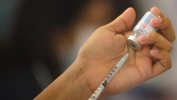 La EMA da el visto bueno a usar en Europa las vacunas adaptadas a variantes de la covid