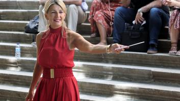 Yolanda Díaz baja unas escaleras y lo que capta un fotógrafo junto a ella acumula más de 8.000 'me gusta'