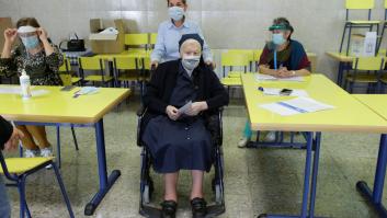 El BNG denuncia el traslado de mayores a colegios electorales pese a estar prohibidas las visitas a residencias