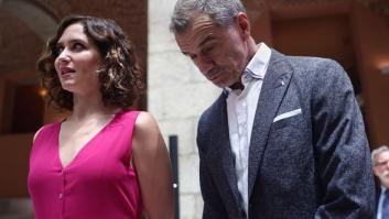 Toni Cantó sube una foto de Ayuso que se las trae y en Twitter se lía: "¿Esto es un tuit real?"