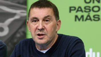Críticas a Otegi por aplaudir que dediquen la Bandera de la Concha a los presos de ETA