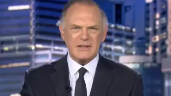 Pedro Piqueras se sale de su línea habitual y genera multitud de comentarios al dar esta noticia
