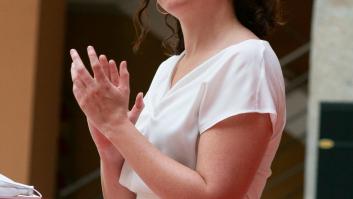 Ayuso, sobre el contrato fantasma de Room Mate: "Probablemente esto se quede en nada"