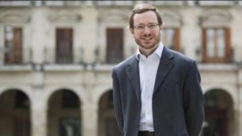 El alcalde de Vitoria (PP) se casa con su novio desde hace 19 años