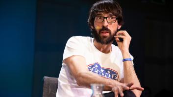 Quique Peinado revuelve Twitter al destacar algo del emérito revelado en el documental de HBO