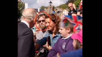 Este británico da la vuelta al mundo con el duro reproche que ha hecho a Carlos III