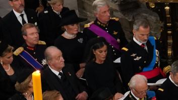 Juan Carlos y Sofía se sientan junto a Felipe VI y Letizia en el funeral de Isabel II