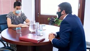 El ministro principal de Gibraltar desconcierta con su mascarilla para la reunión con Laya: "Es el modelo sexy"