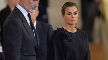 El hilo con fotos de la reina Letizia que arrasa en Twitter: frases de madre