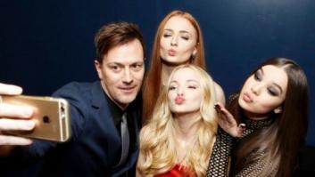 La generación 'selfie' es 'voyeur': el 81% miran información de otras personas en redes sociales