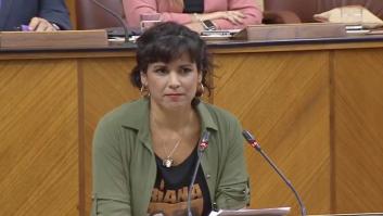 A Teresa Rodríguez la paran tras referirse así a la Iglesia y a ella le da la risa