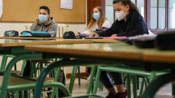 "¿Algún político ha estado en clase?": las redes se llenan de críticas por el protocolo de 'vuelta al cole'