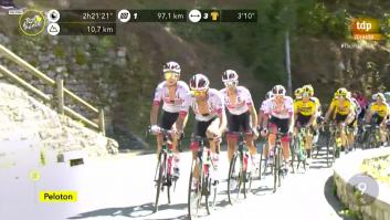 Un comentarista de TVE se deja el micro abierto y se le oye orinar en plena retransmisión del Tour