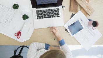 Al menos una mujer deja su trabajo cada día en España por razón de violencia de género