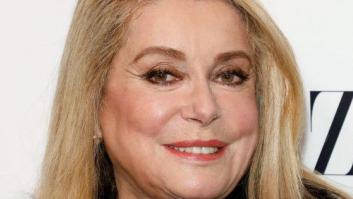 'No a la guerra'. 'Sí al acoso'