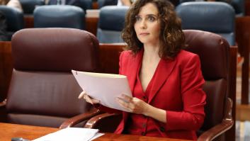 El Gobierno de Ayuso saca adelante la deflactación del IRPF gracias al apoyo de Vox