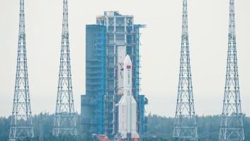 Restablecido el tráfico aéreo en España tras el paso sin incidentes de los restos del cohete chino