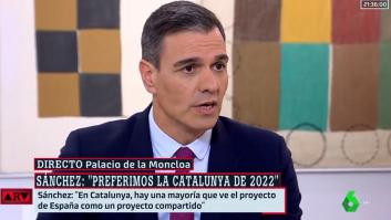 Lo que se oye de fondo en este momento de la entrevista a Sánchez es cuanto menos curioso