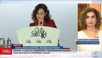 María Jesús Montero escucha impertérrita a Ayuso, llega su turno y suelta esta sentencia