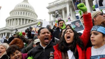 Un juez de EEUU ordena a Trump que reactive parcialmente el plan migratorio DACA
