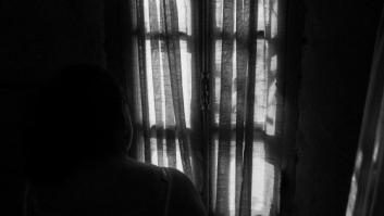 A prisión un ladrón que intentó ocultarse tras las cortinas del salón