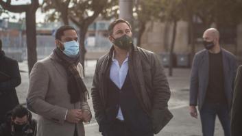 La pancarta que le han dedicado a Santiago Abascal antes de su acto en Vallecas