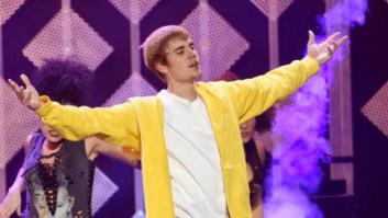Justin Bieber aclara de qué era una sospechosa mancha en sus pantalones