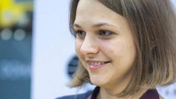 La doble campeona mundial de ajedrez rechaza defender sus títulos en Arabia Saudí por el trato a las mujeres