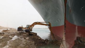 El conductor de la excavadora del Ever Given dice que no le han pagado las horas extra tras trabajar 21 horas al día