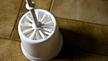 Compra una escobilla de váter en Ikea y lo que encuentra al abrirlo es ya historia de Twitter