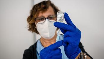 Por qué no tiene sentido paralizar la vacunación de Janssen y AstraZeneca