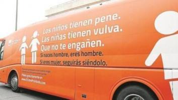 Hazte Oír llama a la Policía para denunciar la retención propia de una "dictadura" de su bus