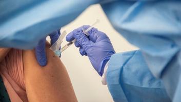 El CEO de Pfizer revela cuándo volveremos a la normalidad y otras claves de la vacuna