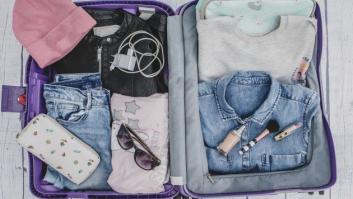 Paraguas, chubasquero, camiseta térmica... los extras de la maleta se llaman porsiacasos