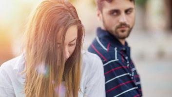 Cinco conductas que parecen 'normales' pero pueden ocultar abuso emocional